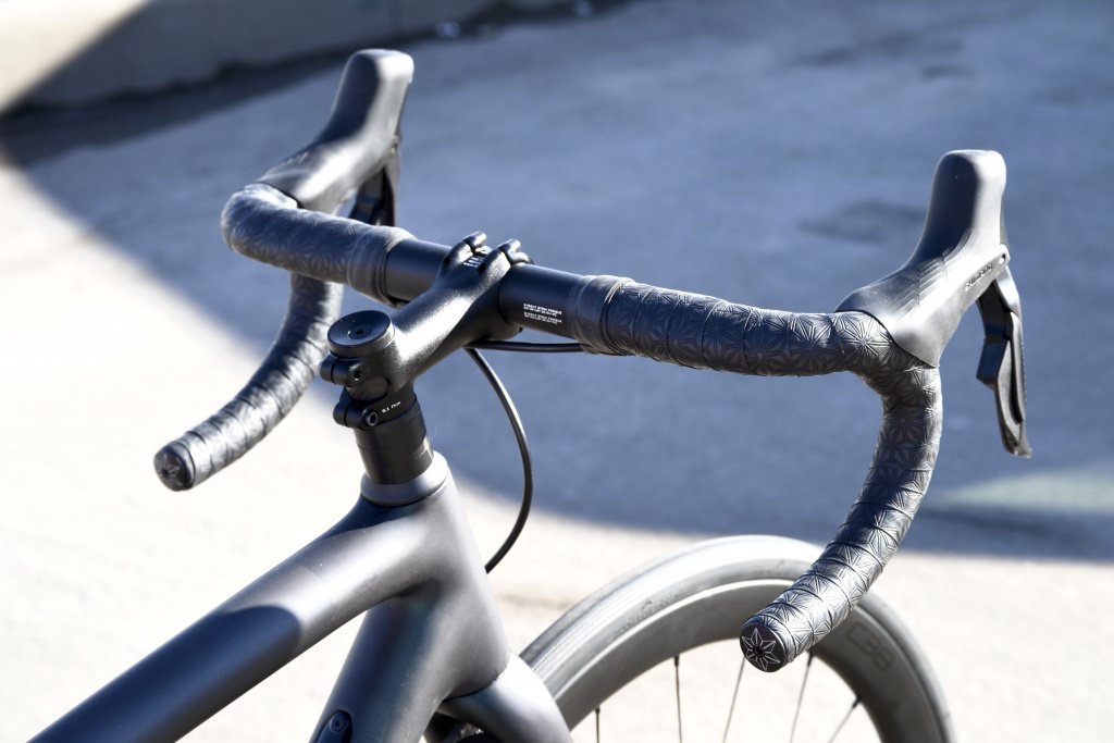 Specialized AETHOS EXPERT, Chameleon.jpg