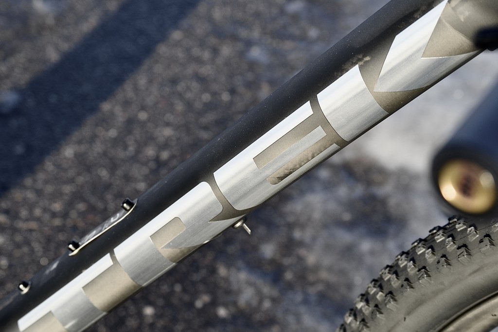 TREK SUPERCALIBER 9.8 GX.jpg