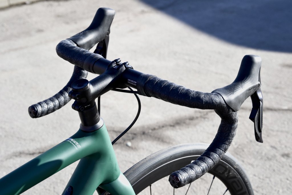 Велосипед шоссейный Specialized AETHOS EXPERT.jpg