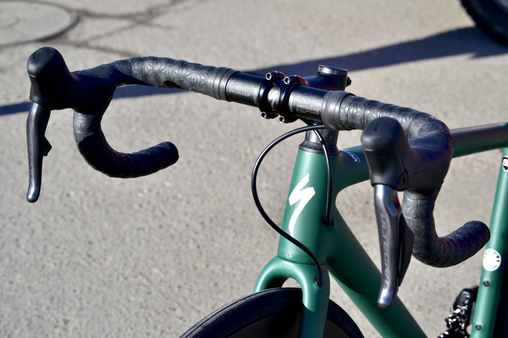 Велосипед шоссейный Specialized AETHOS EXPERT.jpg