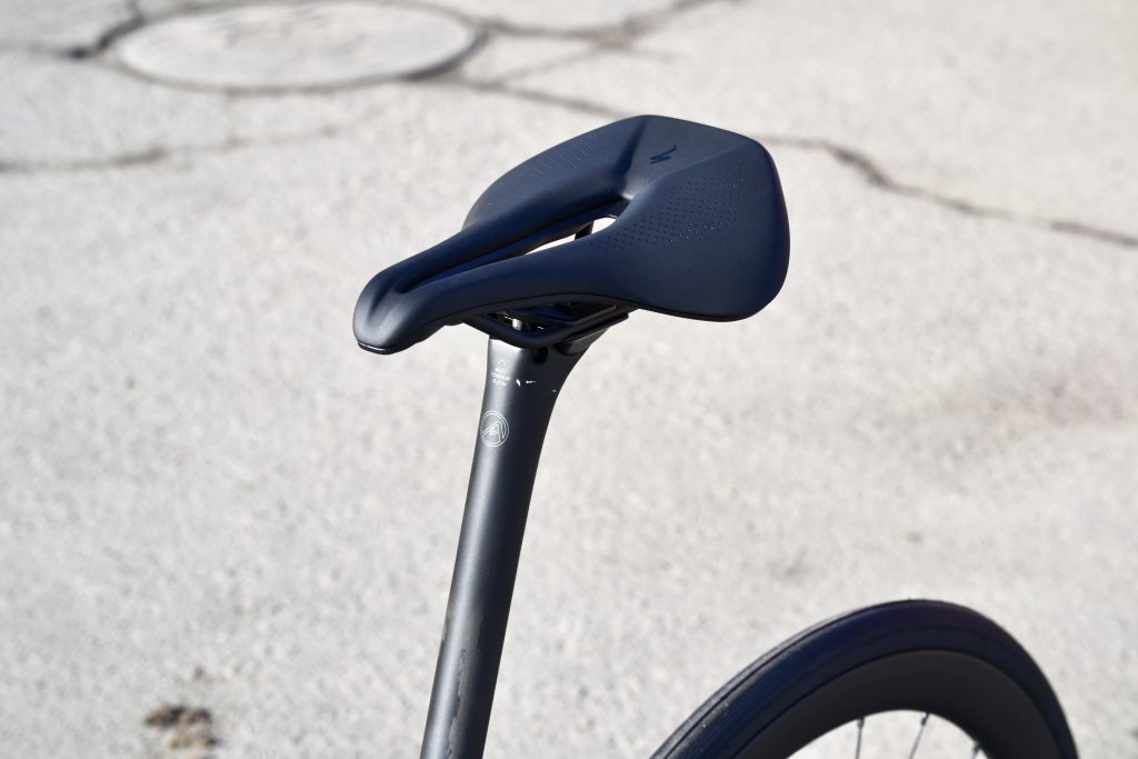 Specialized AETHOS EXPERT, Chameleon.jpg